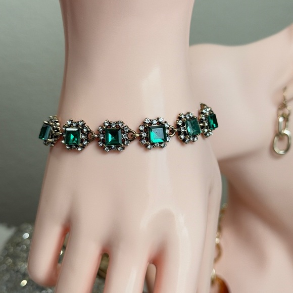 ⚜️💎 Classic Gold Bracelet with Emerald Green Crystals ❤️🔥💫 - Picture 6 of 11